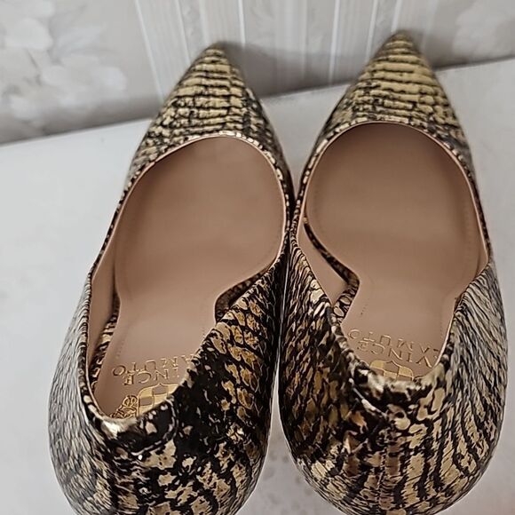 Vince Camuto Snake Skin Pattern Leather Pumps New - Picture 6 of 9